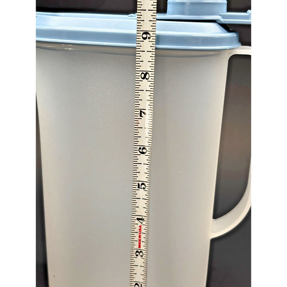 Vintage Tupperware - 2 Quart Slim Line Pitcher, Fits in Door, Blue Lid - Picture 11 of 13
